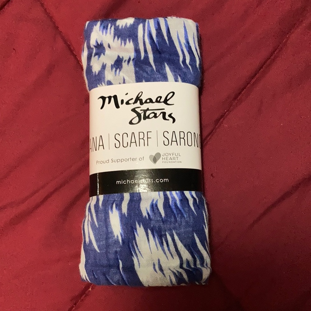 Michael stars scarf/sarong.
